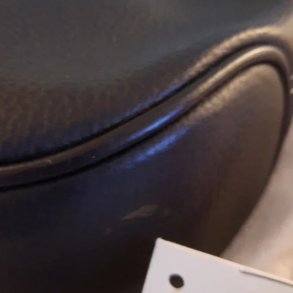 Dooney and Burke small hobo purse great condition , tags in pockets leather - Picture 6 of 12